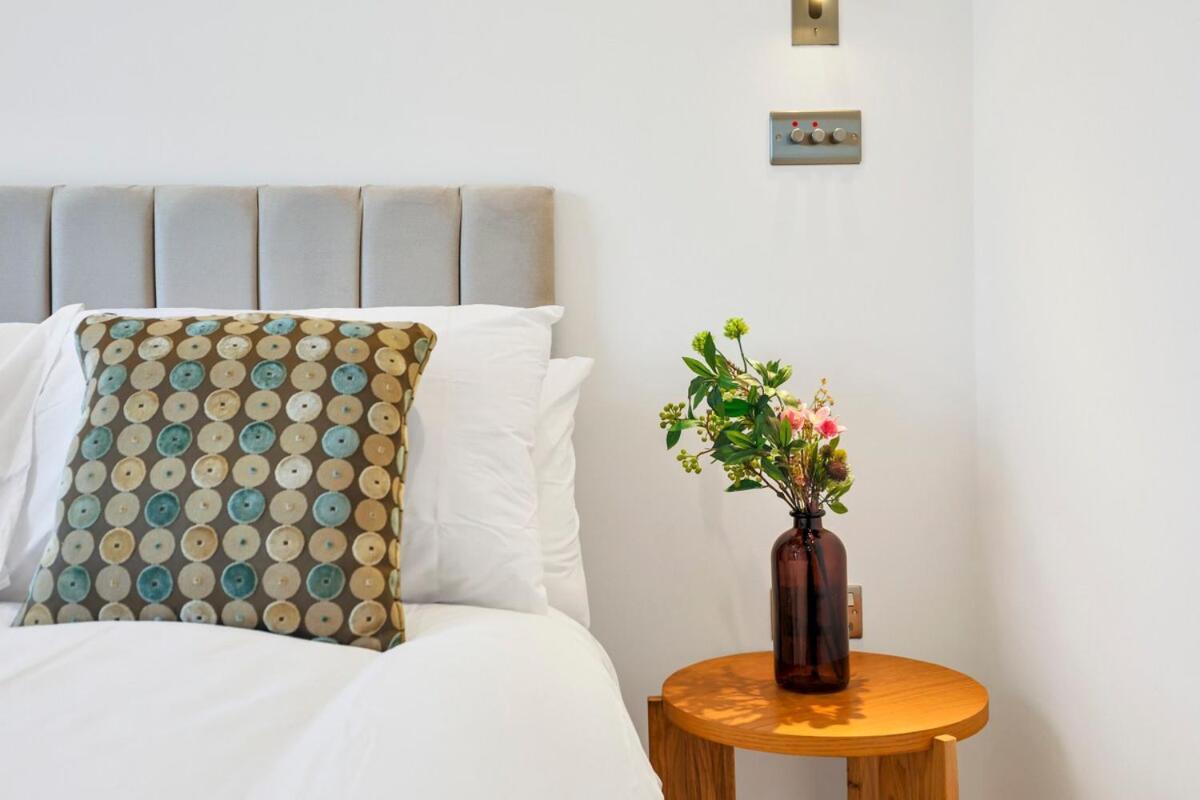 Apartment Kensington Luxury -2 Bedrooms 2 Baths *